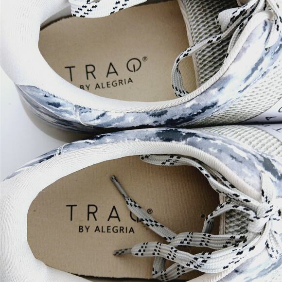 TRAQ by Alegria Women's SZ 40/10 Intent Cloudy Sneaker Gray - Picture 6 of 8